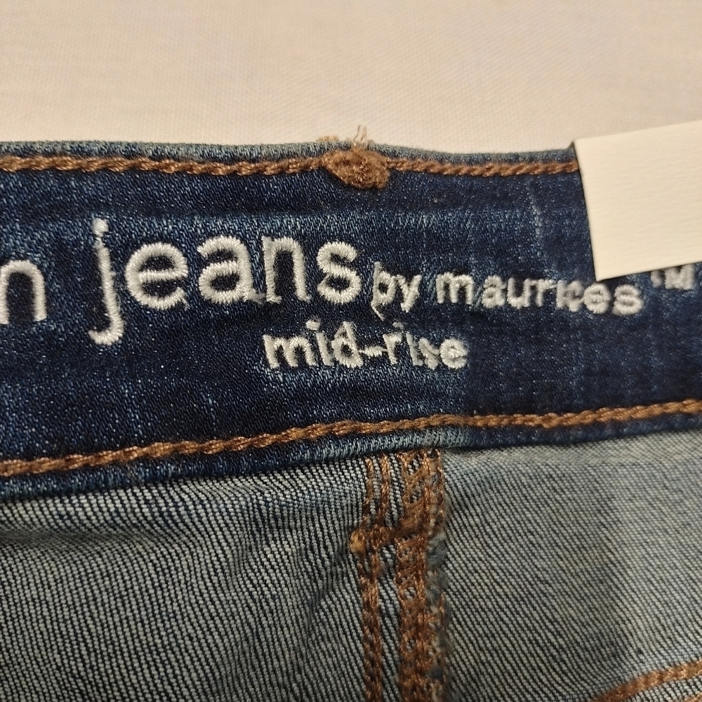 Maurices Women's Blue Distressed Mid Rise Short Skinny Jeans Size S NWT - Picture 7 of 10